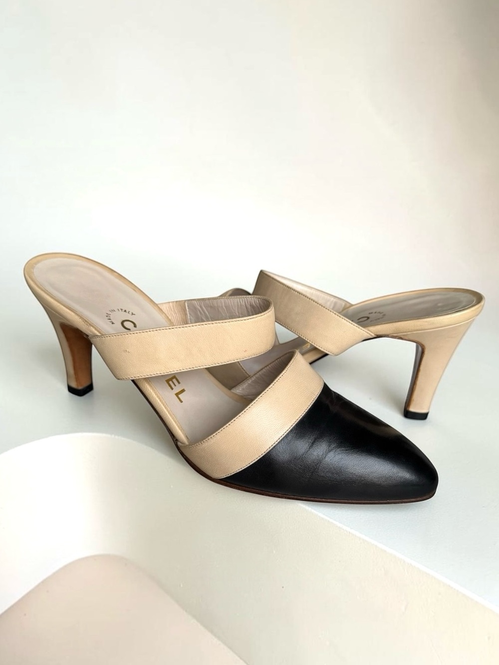 Chanel Interlocking Mules Two Tone Leather Slingback Pumps Vintage